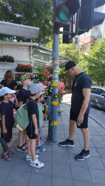 Обучение за ориентиране на деца в градска среда O.M.A.W. тренировки по самоотбрана